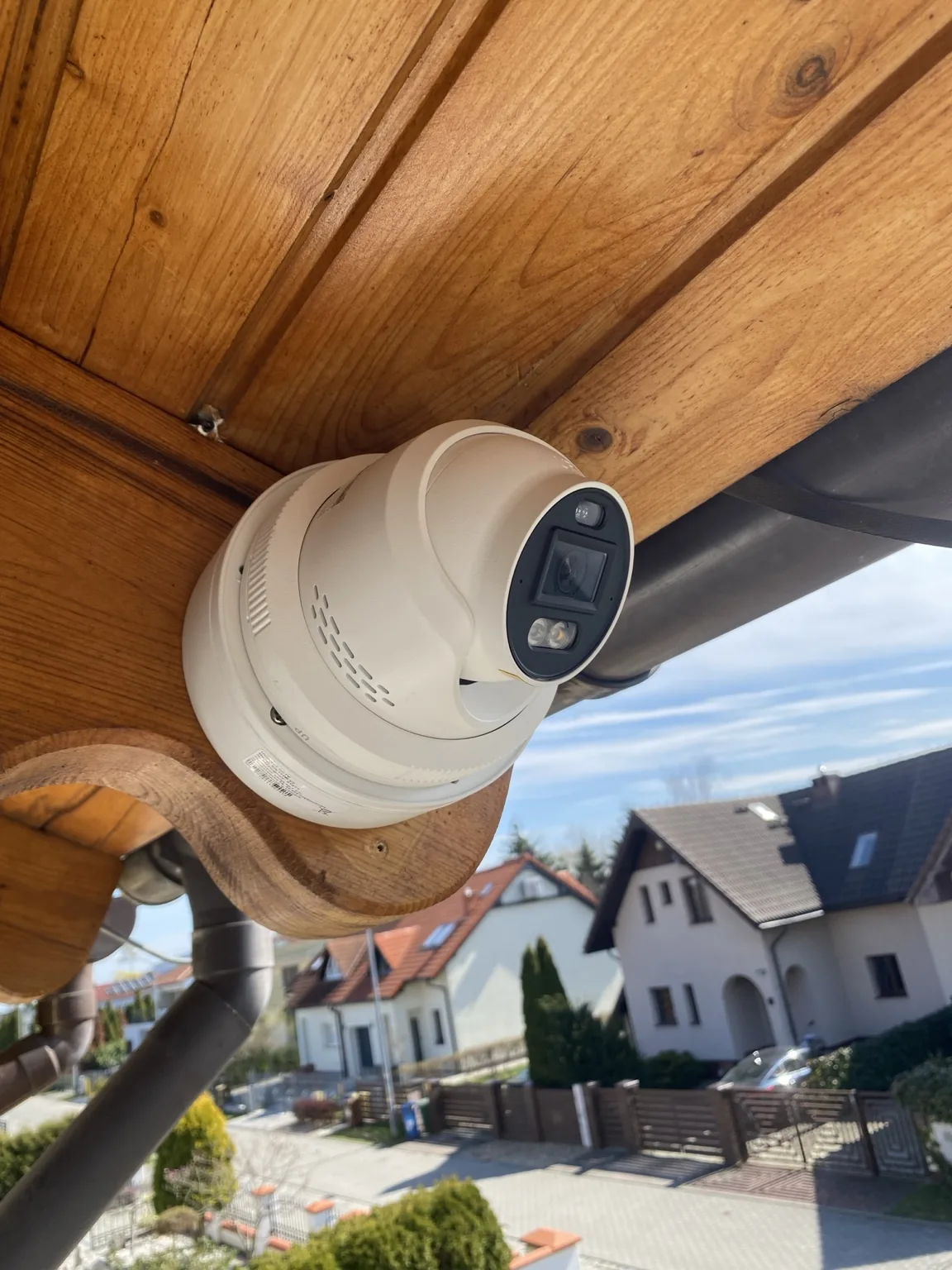Kamera monitoringu zamontowana przez GM Security przy domu